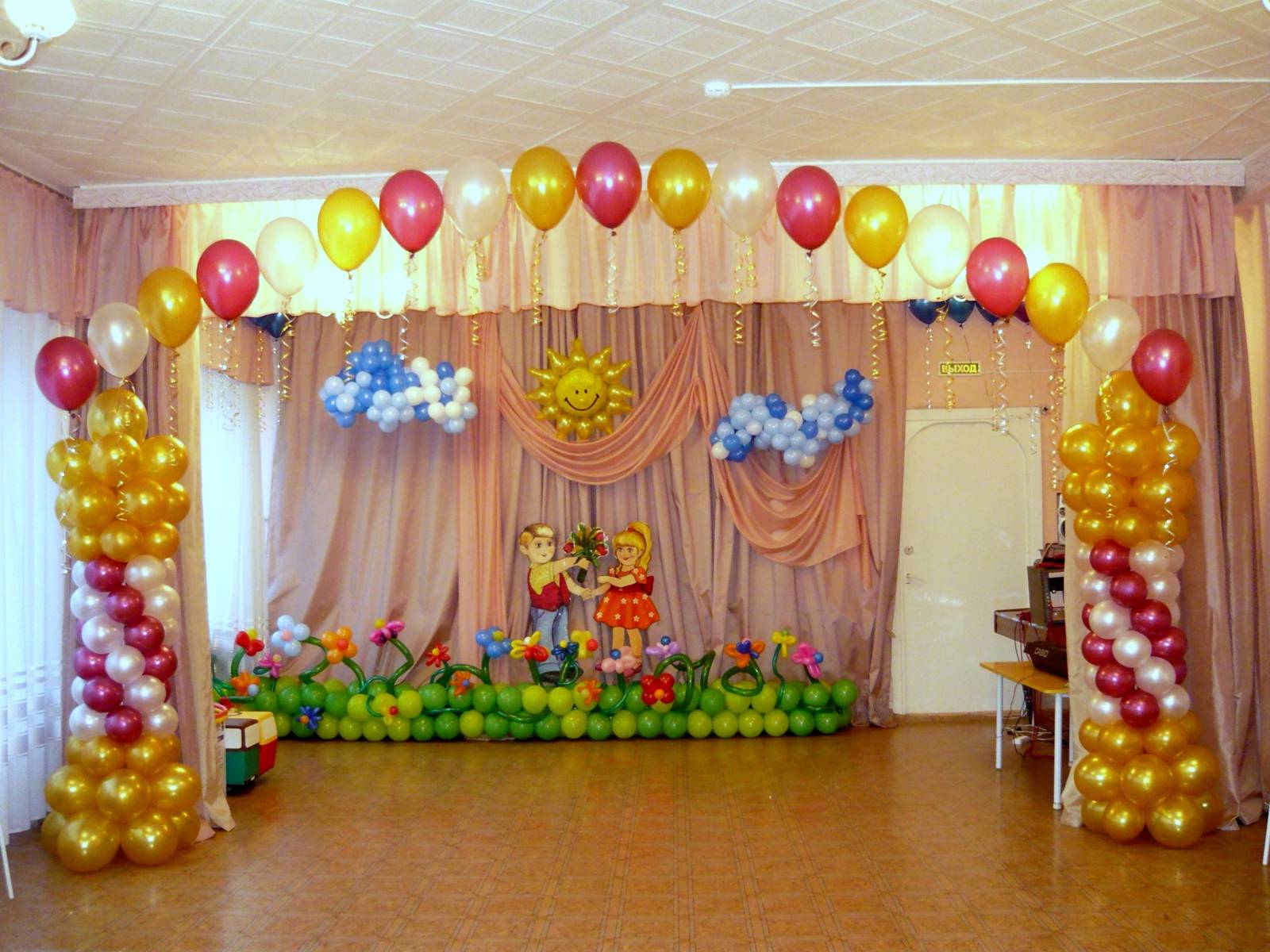 оформление шарами в детском саду
