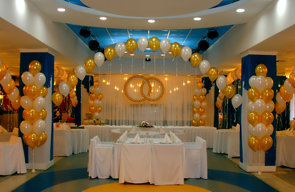 украшение зала на свадьбу воздушными шарами